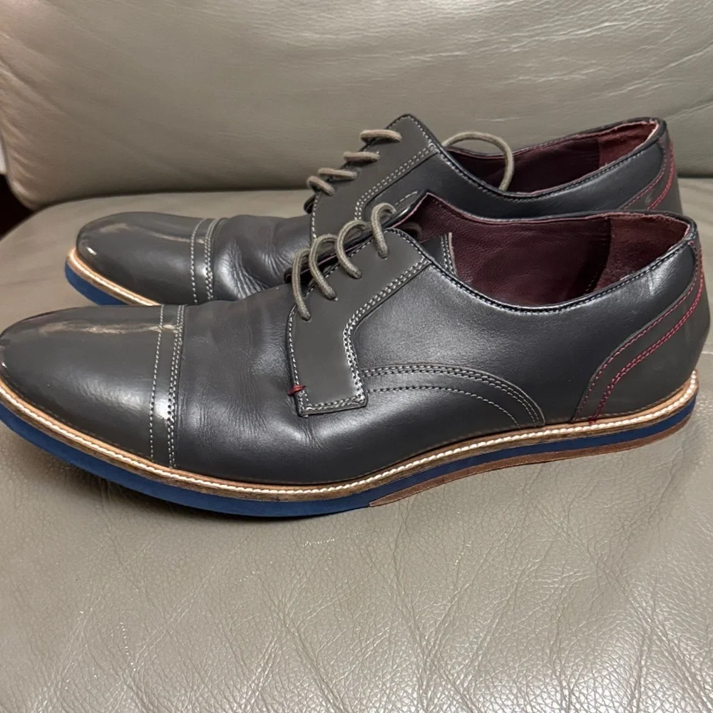 Ted Baker Braythe Charcoal Leather Oxfords with Vibrant Blue Sole size 11